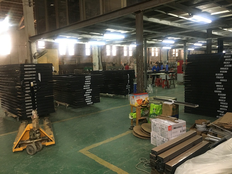 老公非要購(gòu)買這家門窗廠的鋁合金門窗，看到實(shí)物我閉嘴了！